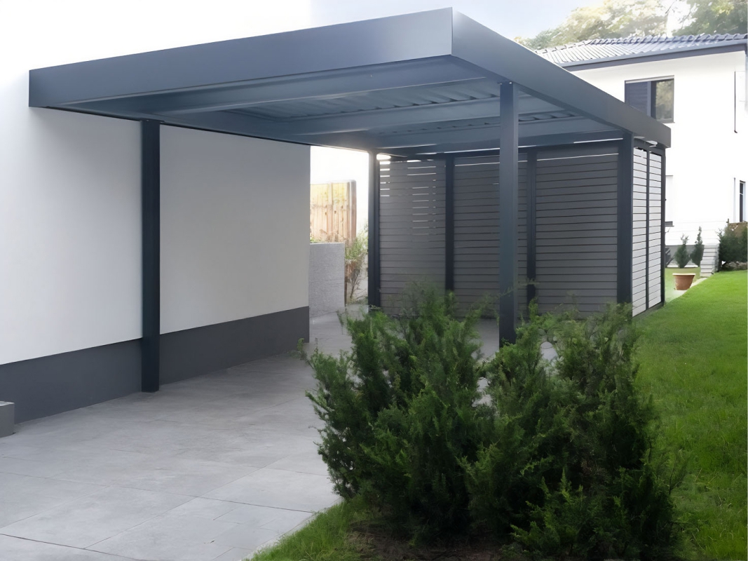 Полузакрытый навес с крышей из поликарбоната Современный навес пристроенный к дому «веранда»